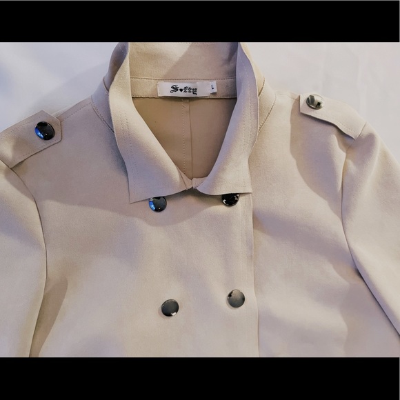 ⭐️SOFY⭐️BEIGE CONVERTIBLE/3 STYLES IN 1 FAUX SUEDE VEST/TRENCH COAT - Picture 6 of 16
